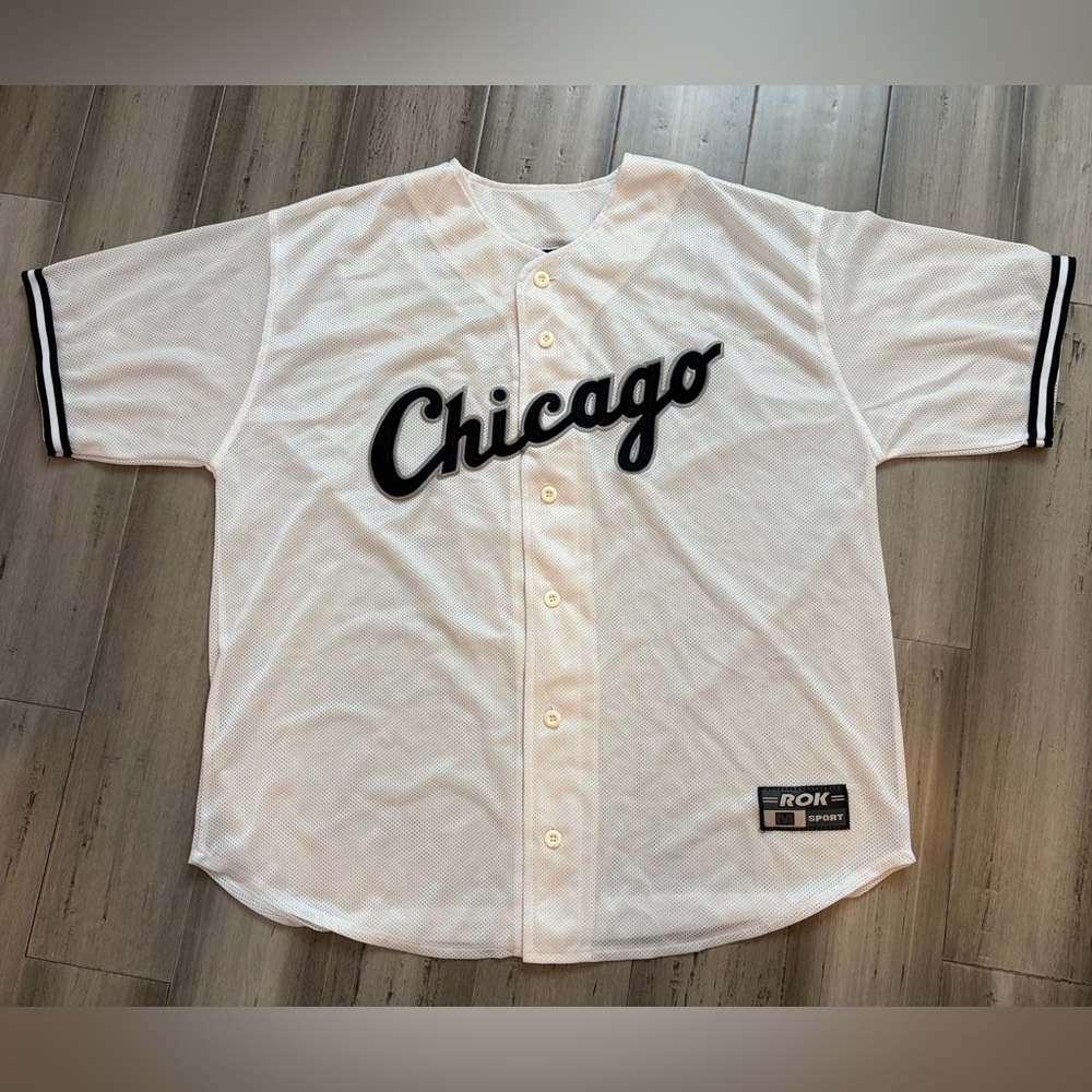 Chicago Script Button-Up Jersey - White